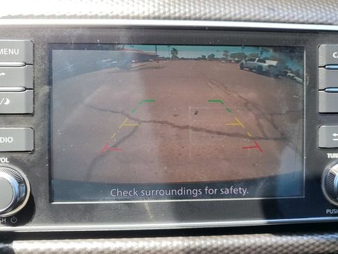 Used 2019 Nissan Kicks SV FWD image 33