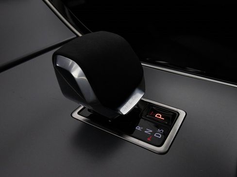 Used 2024 Land Rover Range Rover Velar S image 23