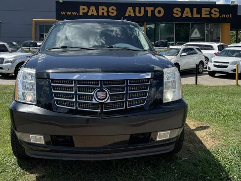 Used 2010 Cadillac Escalade 4WD Hybrid image 1