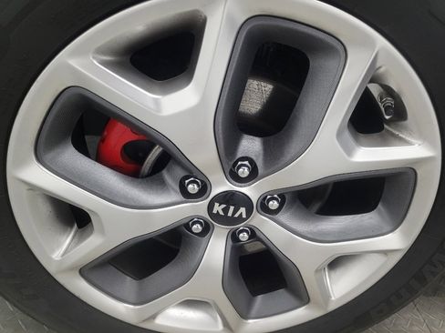 Used 2019 Kia Sorento SX image 31