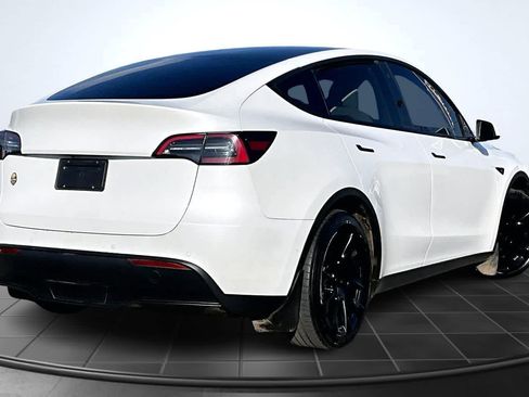 Used 2021 Tesla Model Y Long Range image 22