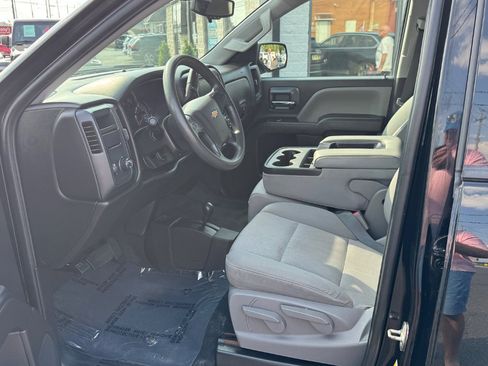 Used 2019 Chevrolet Silverado 1500 Custom w/ Custom Convenience Package AWD/4WD image 11