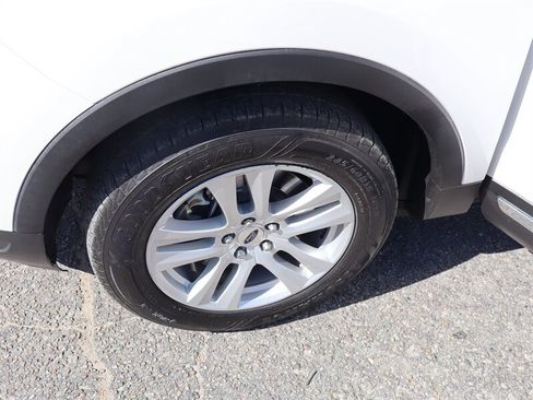 Used 2018 Ford Explorer XLT w/ Equipment Group 202A AWD/4WD image 23