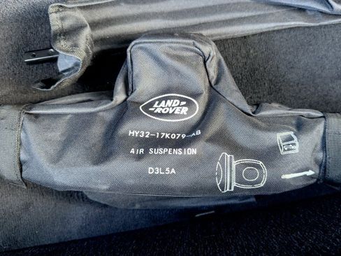 Used 2018 Land Rover Discovery HSE image 47