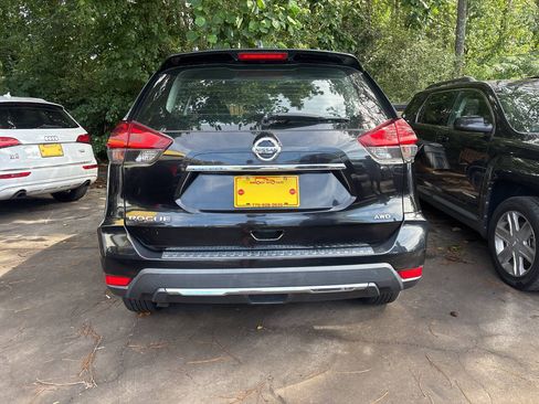 Used 2017 Nissan Rogue S AWD/4WD image 6