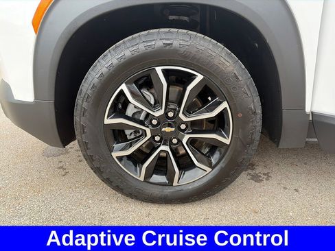 Used 2023 Chevrolet TrailBlazer ACTIV w/ Technology Package FWD image 12