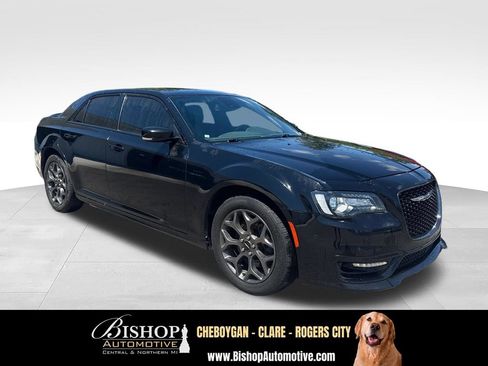Used 2018 Chrysler 300 S w/ Safetytec Plus Group AWD/4WD image 8