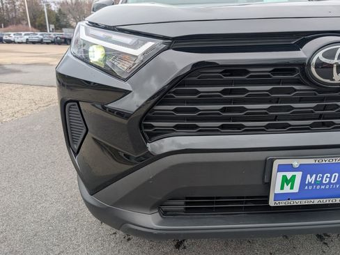 Used 2022 Toyota RAV4 XLE w/ Convenience Package image 10