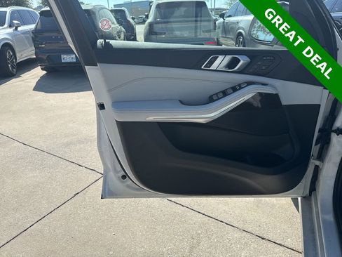 Used 2025 BMW X7 xDrive40i w/ Climate Comfort Package image 22