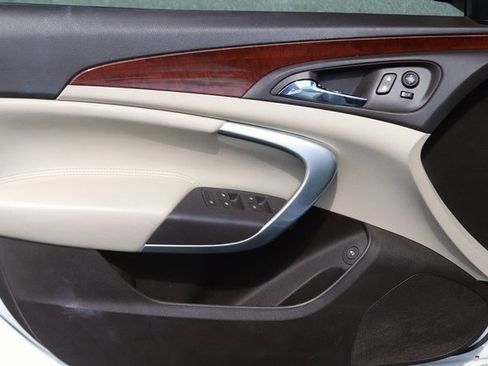 Used 2016 Buick Regal image 10