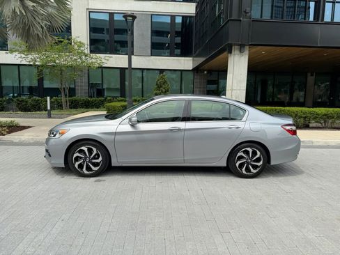 Used 2017 Honda Accord EX-L image 8