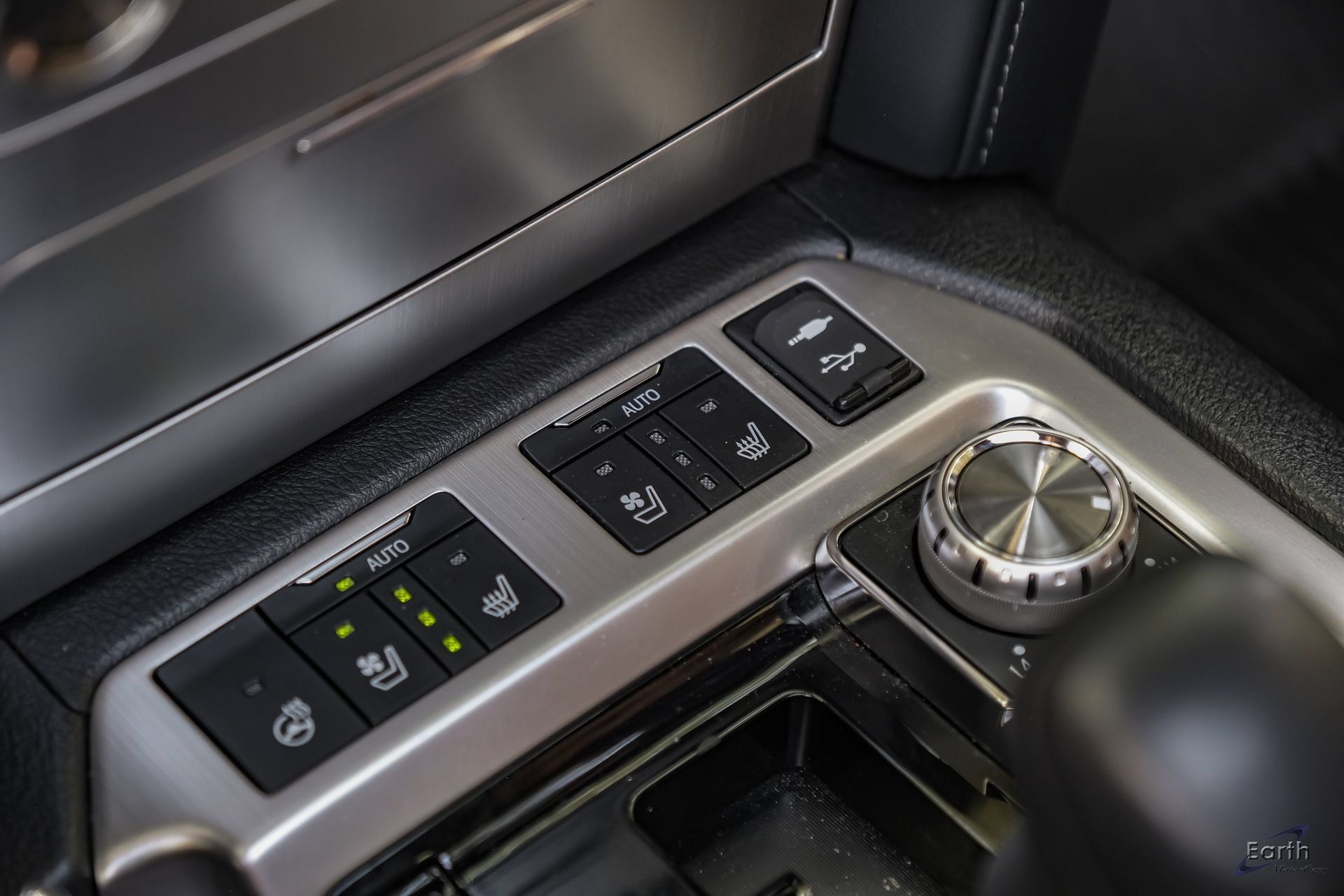 Used 2020 Toyota Land Cruiser AWD/4WD image 55