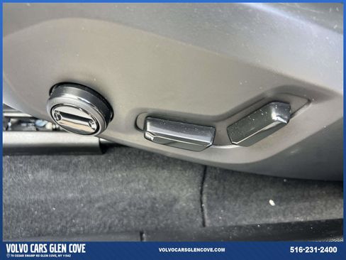 Used 2026 Volvo XC60 B5 Core w/ Climate Package PRO image 16