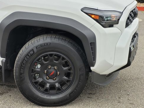Used 2025 Toyota 4Runner TRD Off-Road Premium image 9