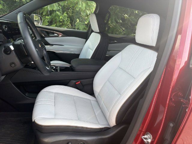 Certified 2025 Chevrolet Traverse High Country w/ LPO, Floor Liner Package FWD image 23