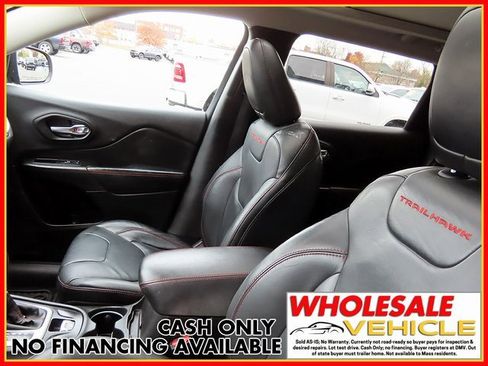 Used 2015 Jeep Cherokee Trailhawk w/ Comfort/Convenience Group image 13