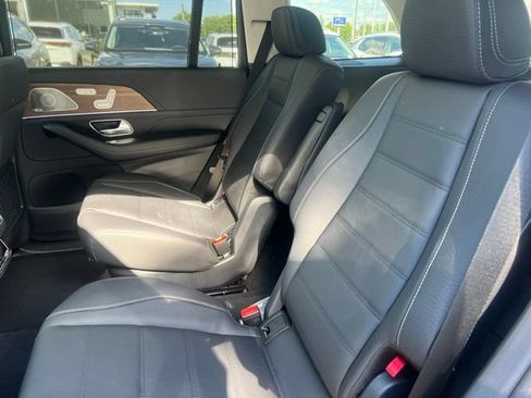 New 2026 Mercedes-Benz GLS 580 4MATIC image 8