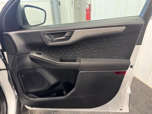 Used 2020 Ford Escape S image 16