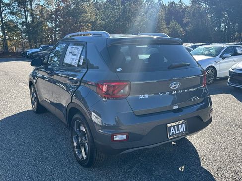 New 2026 Hyundai Venue SEL FWD image 4