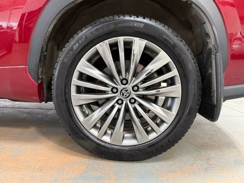 Used 2022 Toyota Highlander Platinum image 10