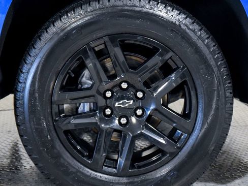 Used 2024 Chevrolet Silverado 1500 Custom AWD/4WD image 17