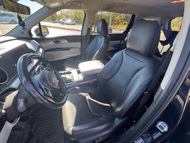 Used 2022 Kia Carnival LX FWD image 15