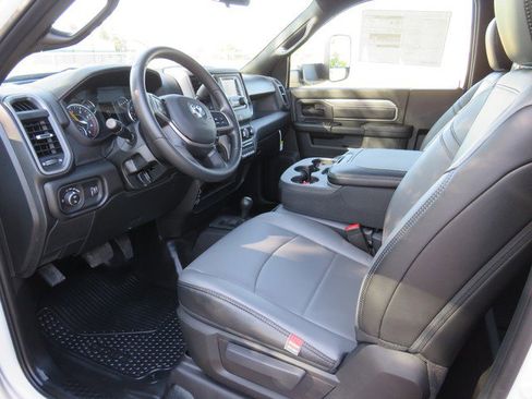 New 2022 RAM 3500 Tradesman image 41