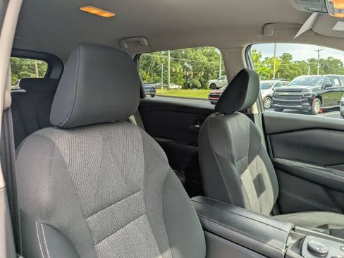 Used 2024 Nissan Rogue SV AWD/4WD image 33