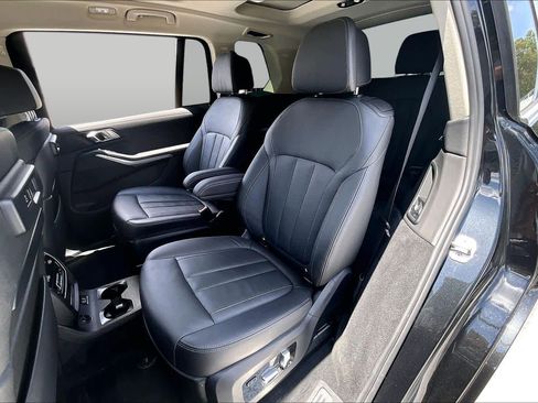 Used 2022 BMW X7 xDrive40i w/ Premium Package AWD/4WD image 21