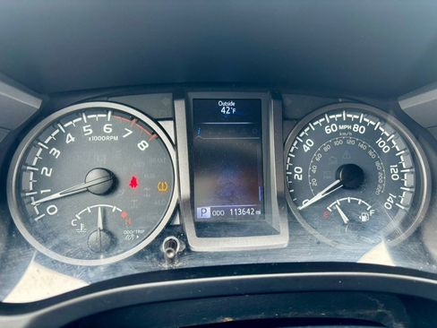 Used 2016 Toyota Tacoma TRD Sport w/ Exterior Package image 21