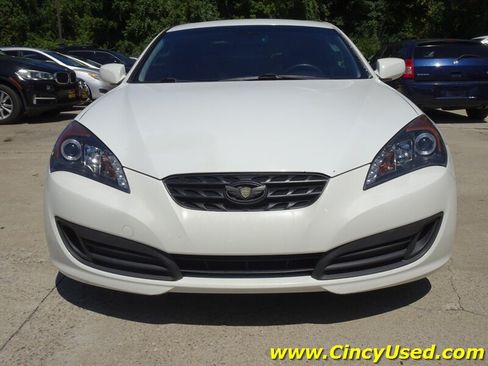 Used 2011 Hyundai Genesis 2.0T RWD image 2
