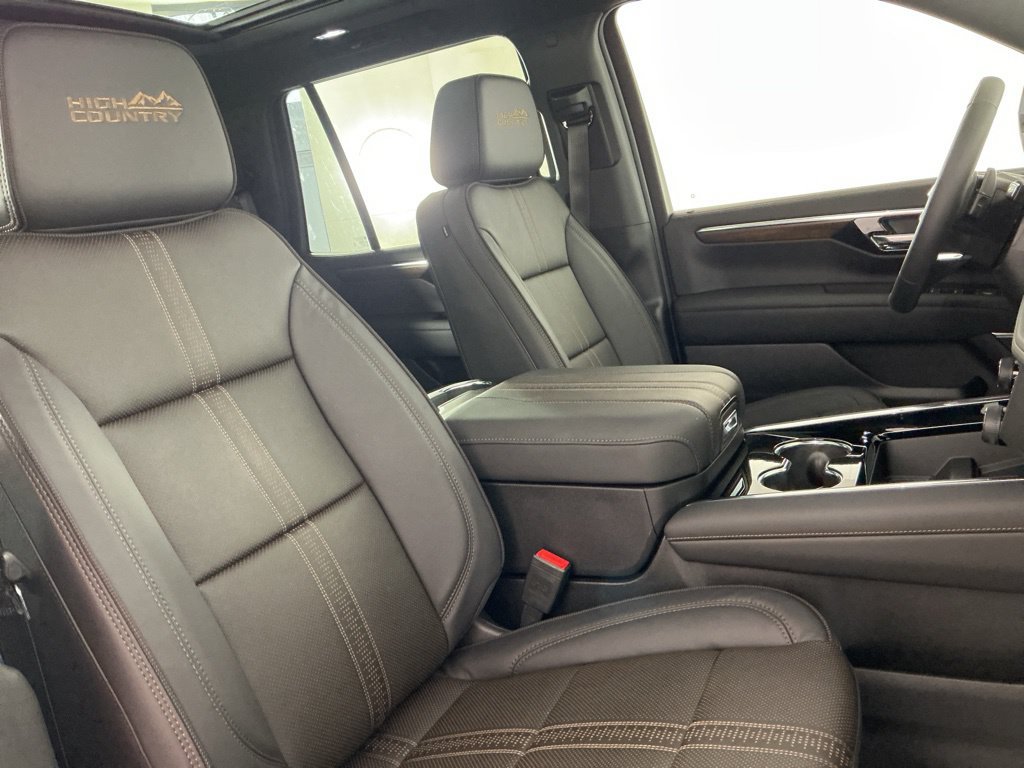 New 2026 Chevrolet Tahoe High Country AWD/4WD image 19