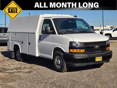 New 2025 Chevrolet Express 3500 w/ Power Convenience Package