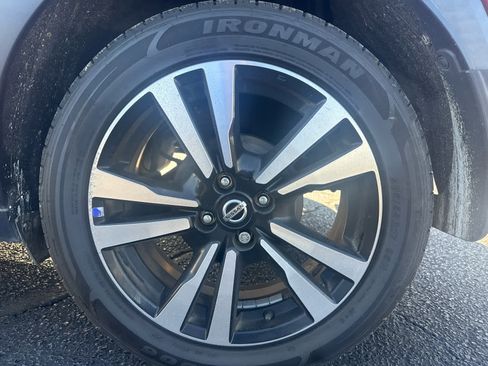 Used 2020 Nissan Kicks SV FWD image 27