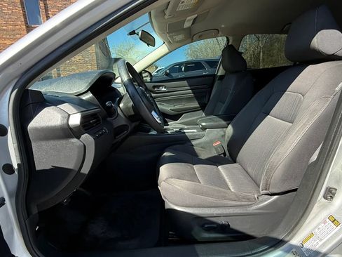 Used 2020 Nissan Altima 2.5 S FWD image 2