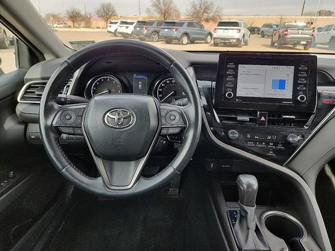 Used 2024 Toyota Camry SE image 6