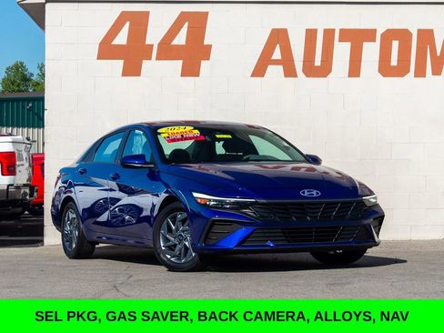 Used 2024 Hyundai Elantra SEL image 1