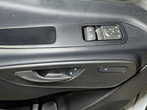 Used 2025 Mercedes-Benz Sprinter 2500 image 18