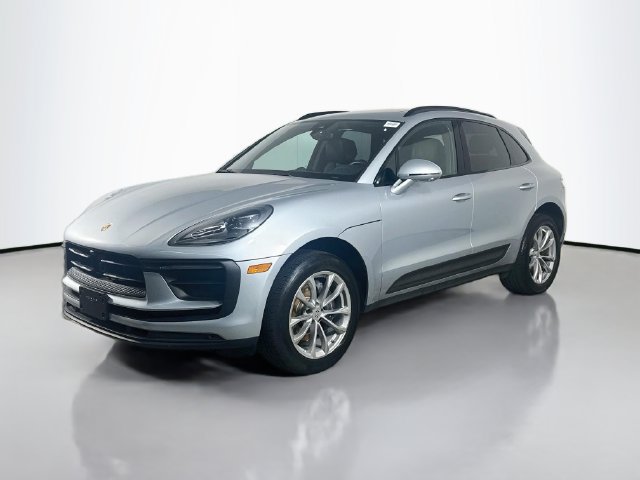 Used 2023 Porsche Macan w/ Premium Package Plus AWD/4WD image 4