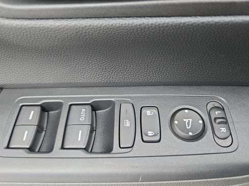Used 2023 Honda CR-V LX image 27