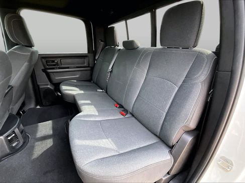 Used 2024 RAM 2500 Tradesman w/ Chrome Appearance Group AWD/4WD image 13