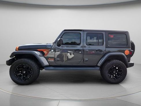 Used 2020 Jeep Wrangler Unlimited Sahara AWD/4WD image 3