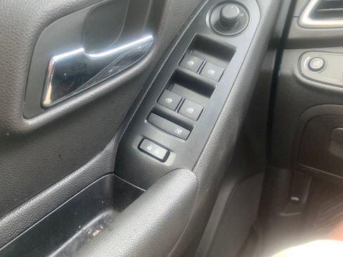 Used 2017 Chevrolet Trax LT w/ LT Convenience Package image 11