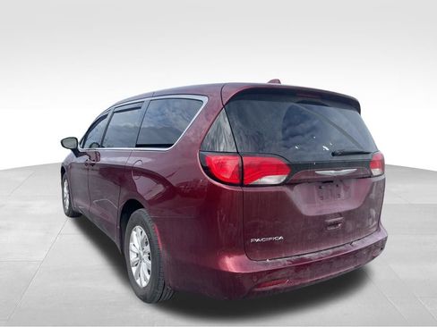 Used 2017 Chrysler Pacifica Touring w/ Tire & Wheel Group image 3