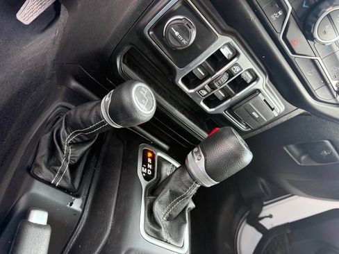 Used 2020 Jeep Wrangler Unlimited Sahara AWD/4WD image 16