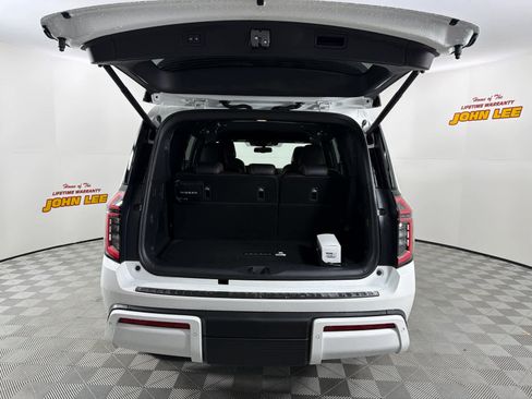 New 2026 Nissan Armada SL w/ Captain's Chari Seat Package image 5