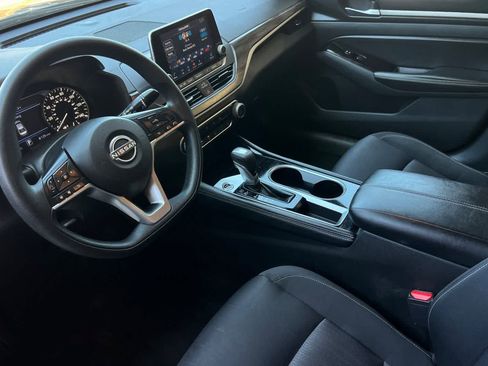 Used 2023 Nissan Altima 2.5 SV FWD image 12