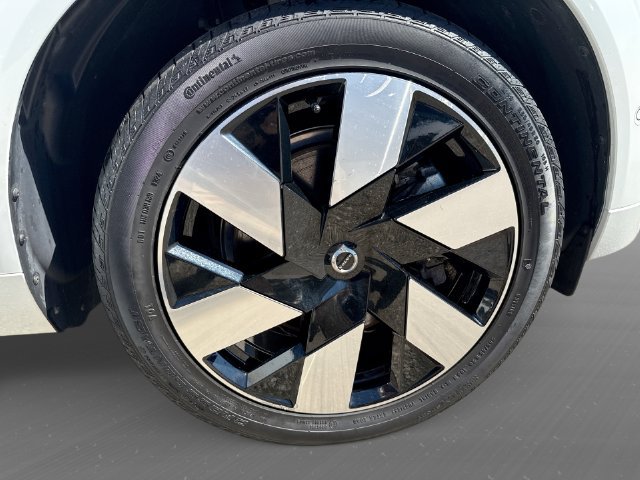 Certified 2025 Volvo XC60 T8 Plus w/ Protection Package Premier AWD/4WD image 22