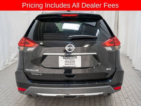 Used 2018 Nissan Rogue SV FWD image 4