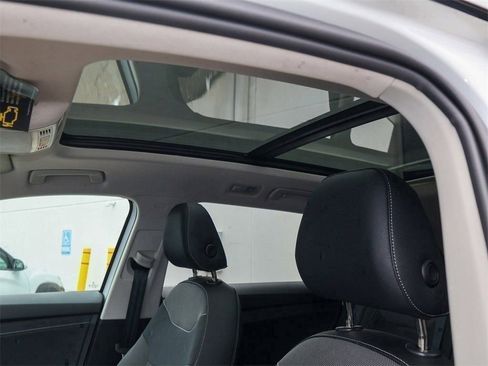 New 2026 Volkswagen Taos SE AWD/4WD image 12